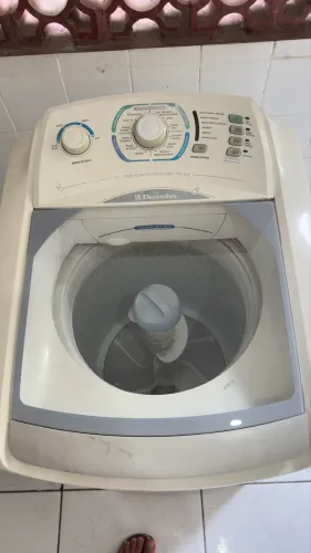 Máquina de Lavar Electrolux 10kg 220V