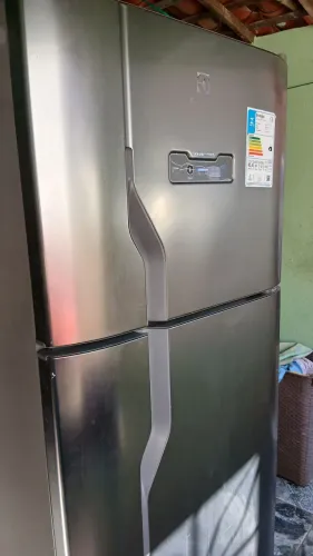 Vendo geladeira Electrolux em ótimo estado