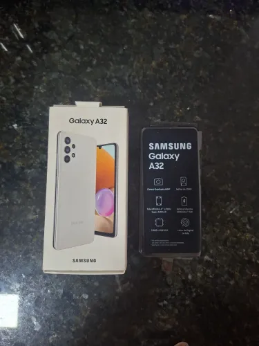 VENDO 2 CELULARES SAMSUNG - A32 e J8