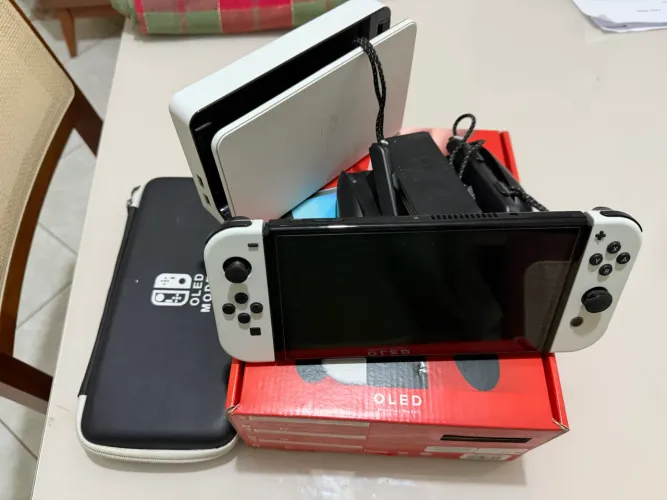 Nintendo Switch OLED Desbloqueado 256GB - Completo na Caixa | Estado de Novo |