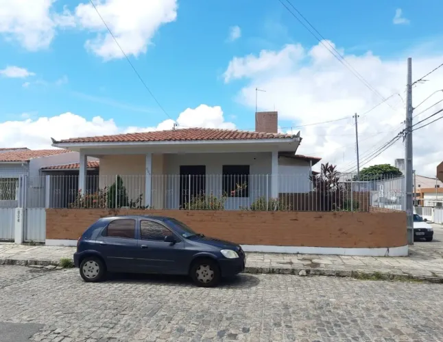 Casa com 4 dormitórios à venda, 263 m² por R$ 950.000 - Torre - João Pessoa/PB