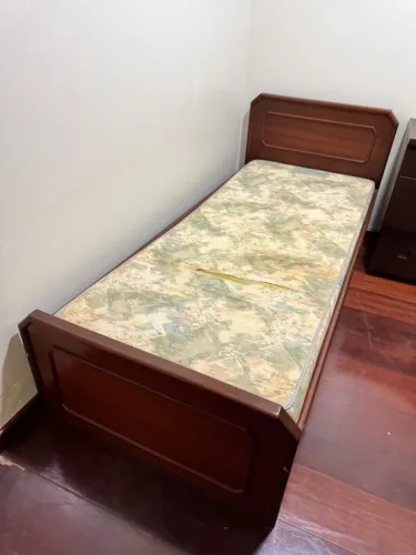 VENDO CAMA / BICAMA DE SOLTEIRO EM MADEIRA MACIÇA