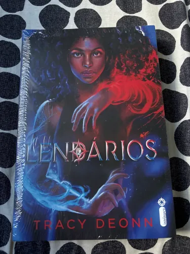 Livro Lendários Tracy Deonn