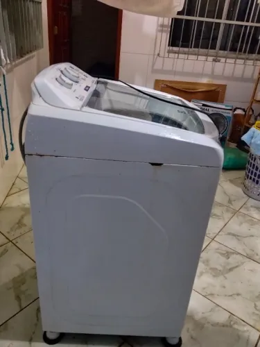 Lavadora eletrolux lac 11 10,5 KG, vanda para uso de peças ou concerto.