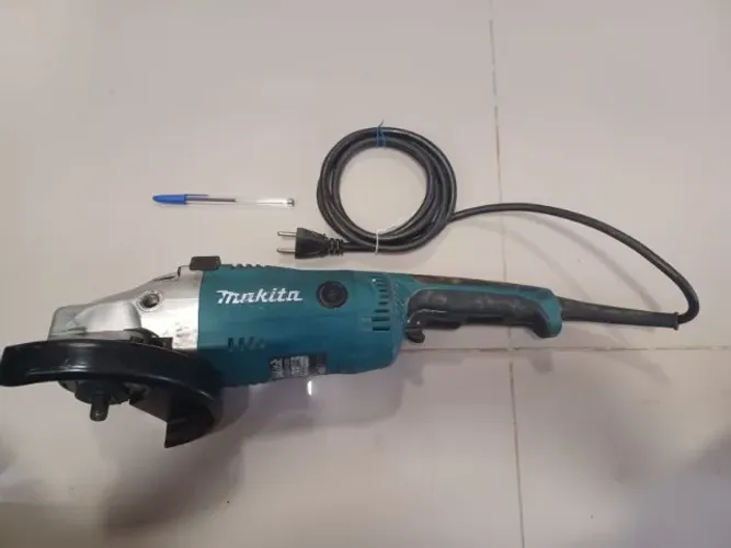 Esmerilhadeira Lixadeira Grande 7pol 2200w Ga7020 Makita