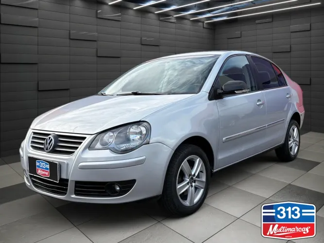 Volkswagen Polo Sedan I Motion 1.6 Total Flex 4P 2011