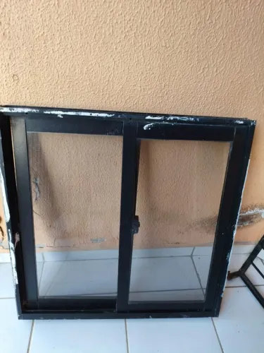 Vende kit de Grades janela e grade  tamanho da janela 70 por 70 grade 90 por 90