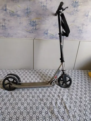 Patinete em alumínio