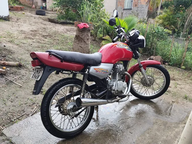 Vende-se Titan 96 em dias
