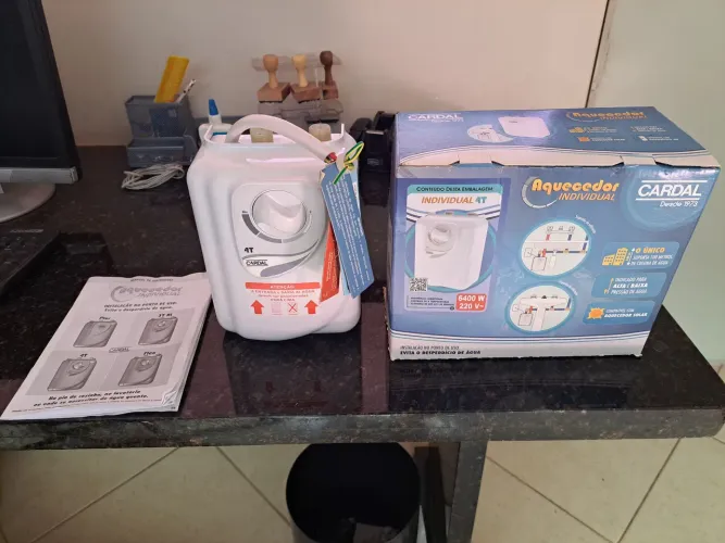 Aquecedor 4t Carvalho 220v, sem uso, novo na caixa