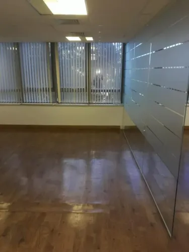 Sala Comercial para Locação - 160 m² - Glória - 1 Banheiro e 3 Vagas com Vista Livre