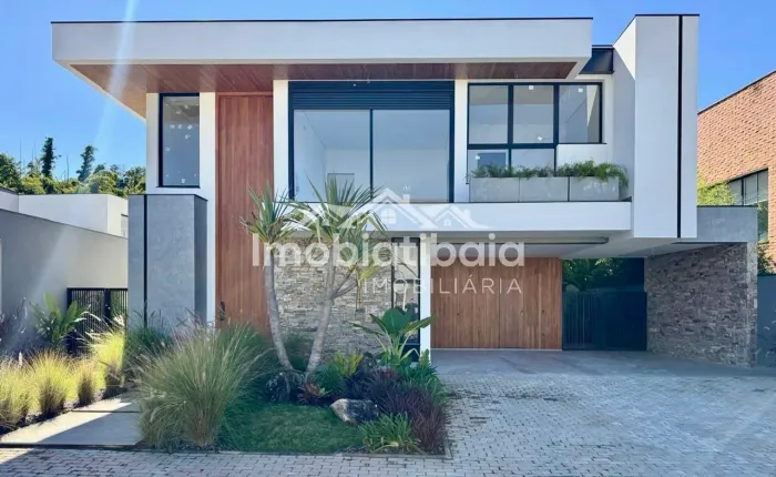 Casa de Alto Padrão em Condomínio - Atibaia