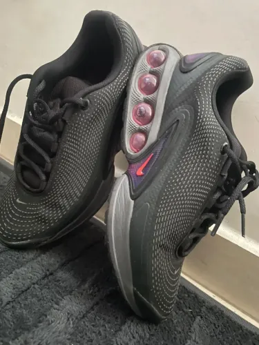 Vendo tênis modelo Nike