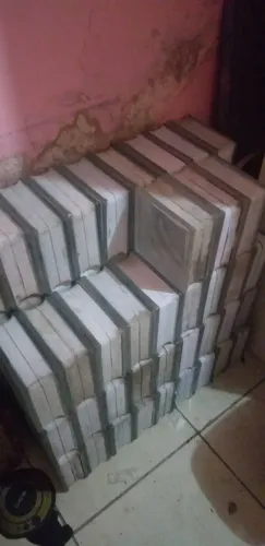 Blocos de vidro.