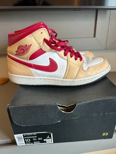 Jordan 1 Mid