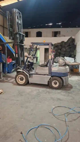 Empilhadeira Komatsu FG30 2012 - Perfeita.