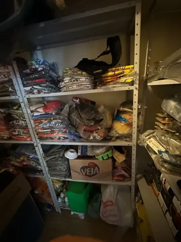 Vendo lote de roupas e algumas peças