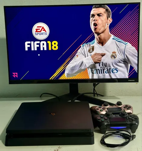 Ps4 slim + 4 jogos
