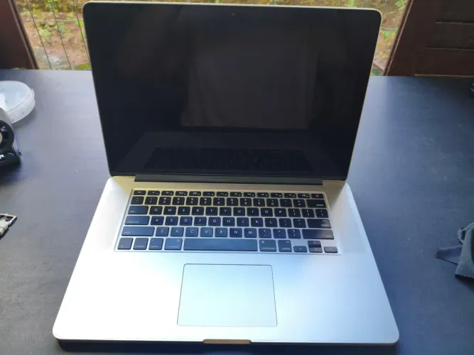 MacBook Pro Retina 15 - Tela não acende