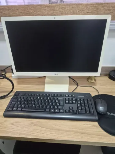 Computador LG All-in-One completo + teclado e mouse