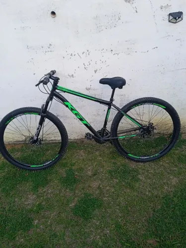 Vendo uma bicicleta aro 29 800,00