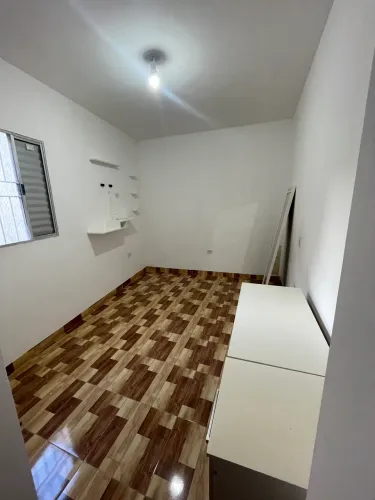 Alugo casa pequena Paraisópolis