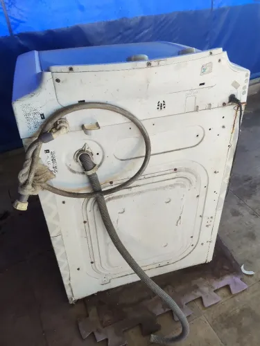 Máquina de lavar roupa de 12k eletrôlux para retirada de peças