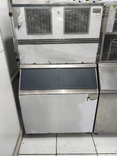 Máquina de gelo 300 kilos