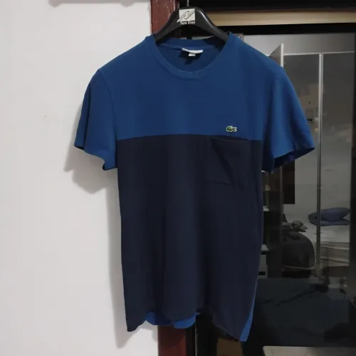 Camisa da Lacoste (com tecido de camisa polo)