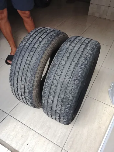 Pneus em ótimo estado 