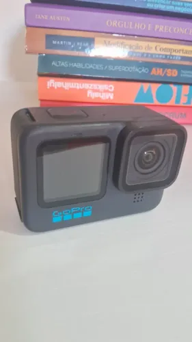 GoPro Hero 10 Black + Cartão 128GB + Suporte de Peito (Pouco Uso)