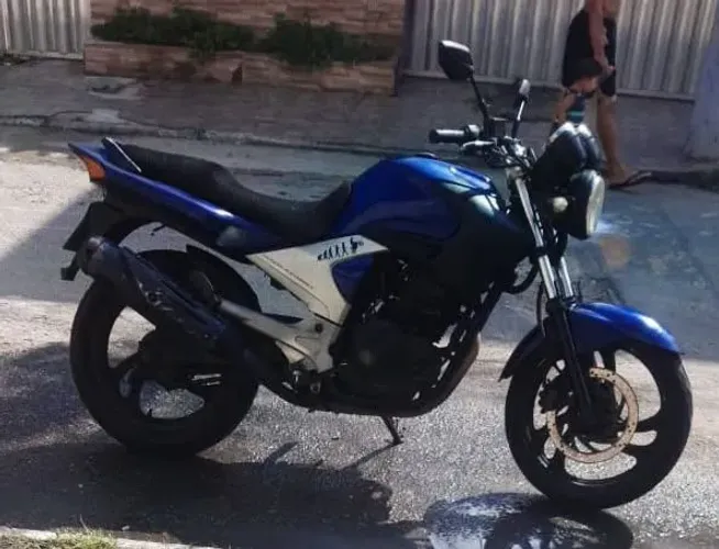 VENDO MOTO FAZER 250 AZUL ANO 2008 MODELO 2008