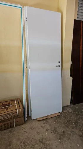 Portas de madeira e vidro