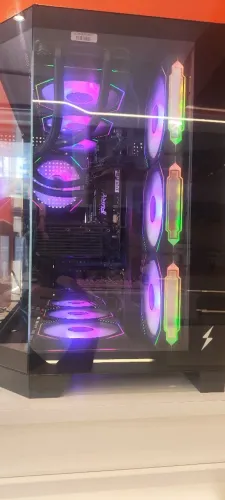 PC Gamer High-End RTX 5080 + Ryzen 7 7800X3D | 32GB RAM DDR5
