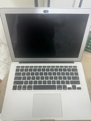Notebook Apple NÃO LIGA, para retirada de peças
