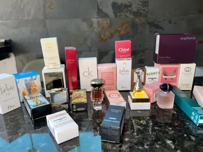 COLEÇÃO 22 MINIATURAS ORIGINAIS DE PERFUMES IMPORTADOS
