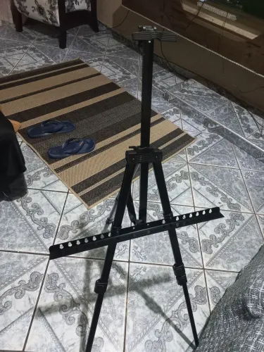 Cavalete de pintura novo sem uso acompanha a mochila de metal para artes