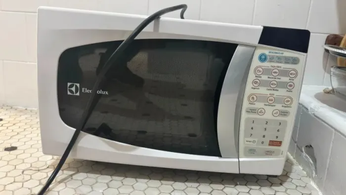 Microondas Electrolux - Mod. MEF30