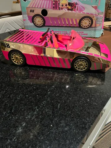Carro da L.O.L.?Car-pool coupe?
