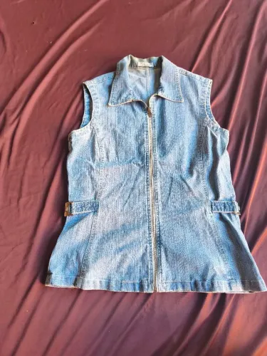 Colete Jeans sem Mangas com Fivelas Laterais