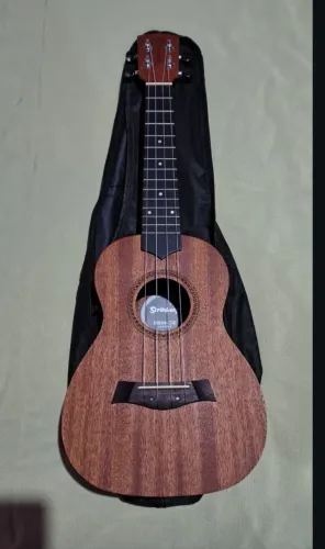 Ukulele profissional estado de novo