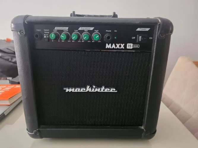 Amplificador de Guitarra Mackintec Maxx 15 Color (15W RMS) - Bivolt