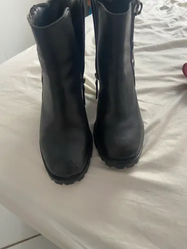 Bota Shutz 34