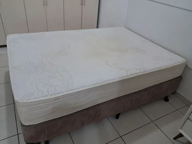 Cama box casal padrão + colchão Euro Colchões usada (LEIA A DESCRIÇÃO)