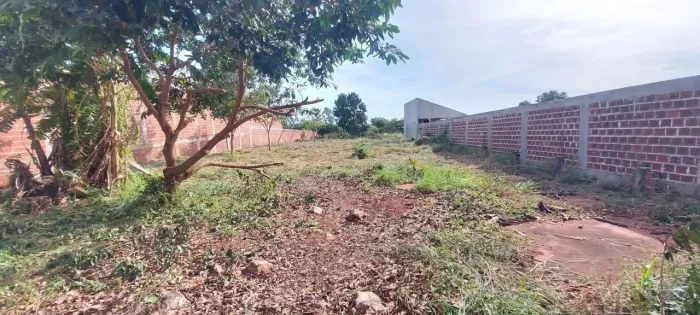 Vende direitos de terreno de 1.359,32m² na Chácara Villa Verde I em Iguaraçu - P