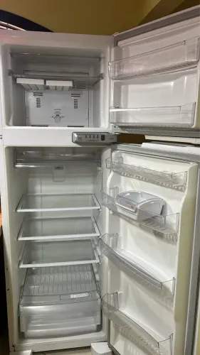 Vendo Geladeira Brastemp 