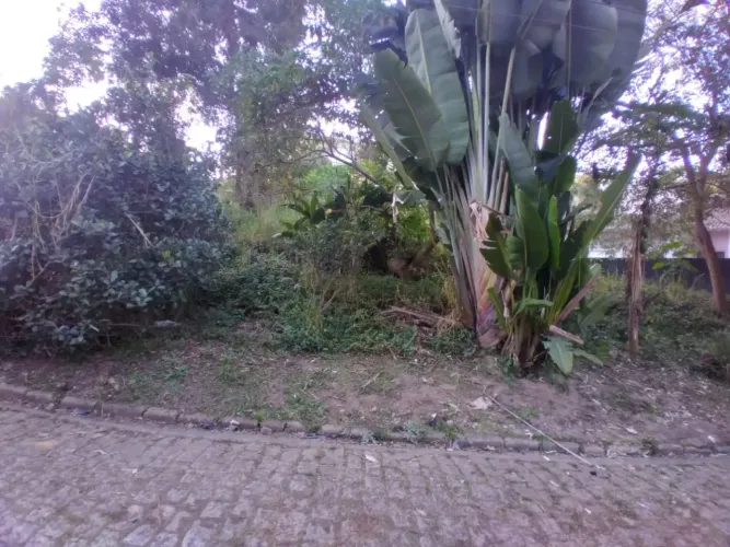 Vende-se Excelente Terreno 575 m² Localizado em área nobre e extremamente R$600.000,00