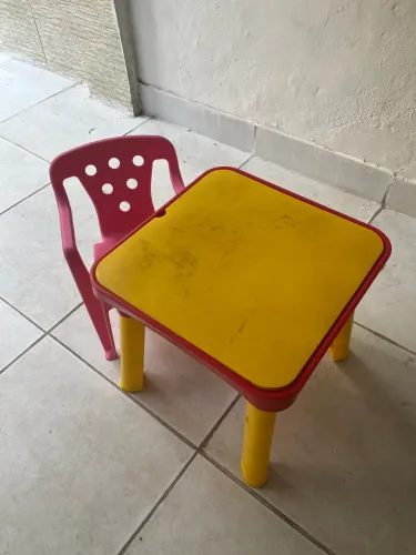 VENDO MESA E CADEIRA INFANTIL 