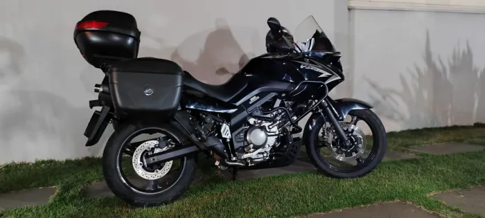 Suzuki V-strom 650 conservada