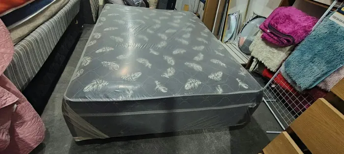 CAMA BOX CASAL ESPUMA D28 NOVA R$480 Entrega grátis